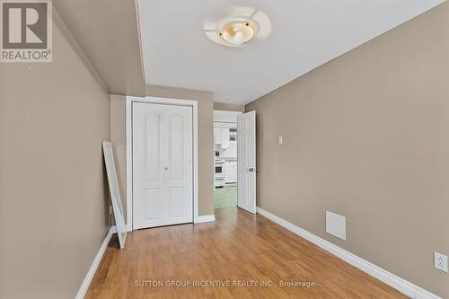 12 Roslyn Road, Barrie, ON - Indoor Photo Showing Other Room