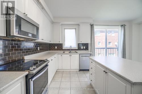 10 Faye Street, Brampton, ON - Indoor Photo Showing Kitchen With Double Sink