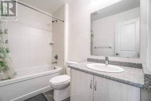 10 Faye Street, Brampton, ON - Indoor Photo Showing Bathroom