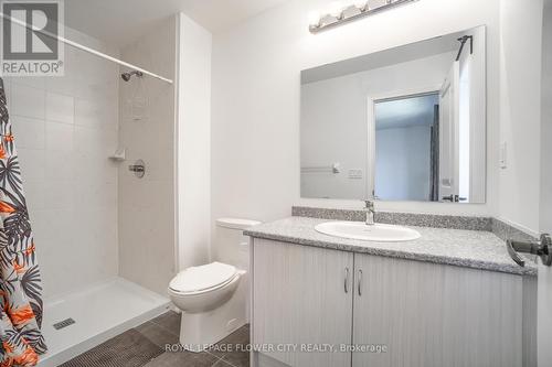 10 Faye Street, Brampton, ON - Indoor Photo Showing Bathroom