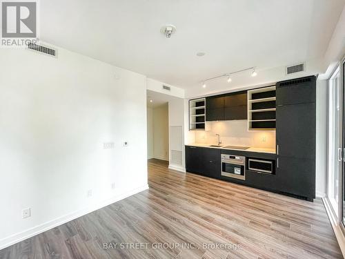 816 - 20 Edward Street, Toronto, ON - Indoor Photo Showing Kitchen