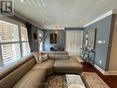 1 - 223 Picton Street E, Hamilton, ON - Indoor Photo Showing Living Room