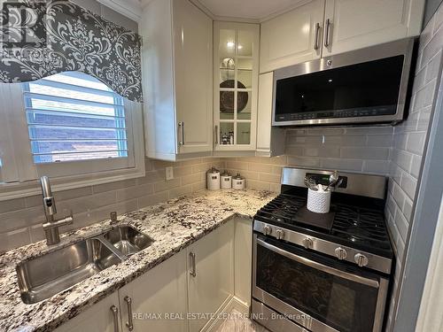 1 - 223 Picton Street E, Hamilton, ON - Indoor Photo Showing Kitchen With Double Sink With Upgraded Kitchen