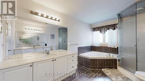 955 Ernest Cousins Circle, Newmarket, ON - Indoor Photo Showing Bathroom