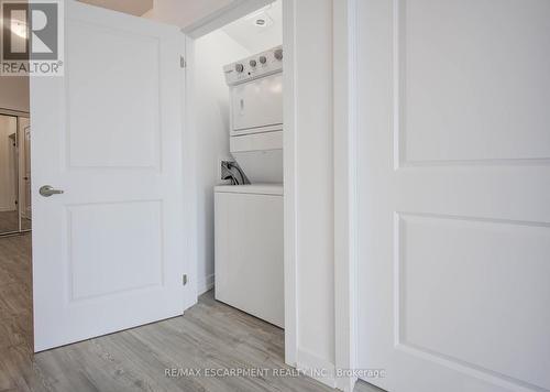 715 - 450 Dundas Street E, Hamilton, ON - Indoor Photo Showing Laundry Room