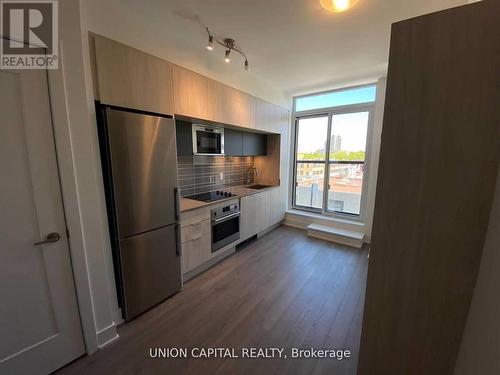 427 - 1 Belsize Drive, Toronto, ON - Indoor Photo Showing Kitchen With Stainless Steel Kitchen