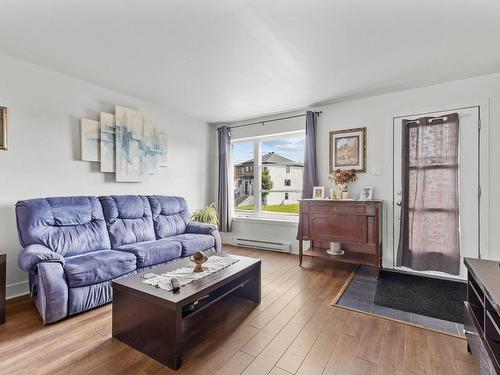 Salon - 10275  - 10279 Rue Henri-Piché, Mirabel, QC - Indoor Photo Showing Living Room