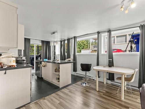 Salle Ã  manger - 10275  - 10279 Rue Henri-Piché, Mirabel, QC - Indoor Photo Showing Kitchen