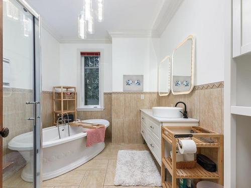 Salle de bains - 3380 Rue De Bavière, Longueuil (Le Vieux-Longueuil), QC - Indoor Photo Showing Bathroom