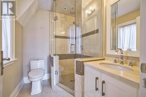 219 Johnston Avenue, Toronto, ON - Indoor Photo Showing Bathroom