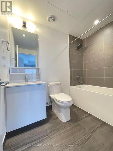 3902 - 5 Buttermill Avenue, Vaughan, ON - Indoor Photo Showing Bathroom