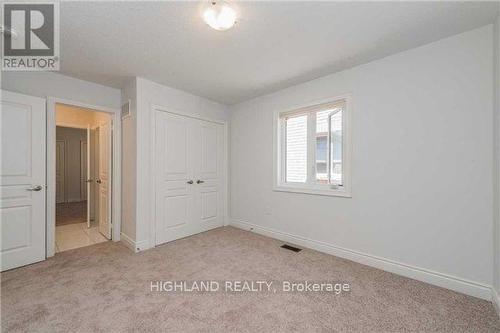 471 Grindstone Trail, Oakville, ON - Indoor Photo Showing Other Room