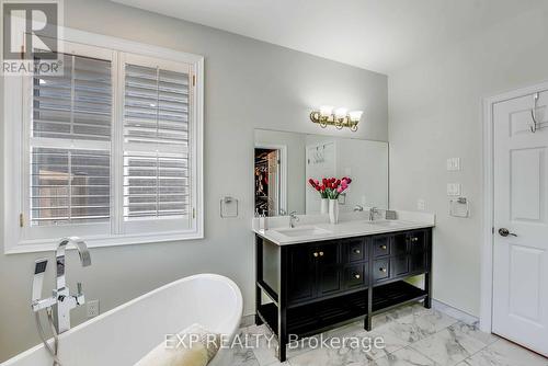 3750 Kalar Road, Niagara Falls, ON - Indoor Photo Showing Bathroom