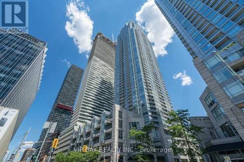 3901 - 2191 Yonge Street, Toronto, ON - Outdoor With Facade