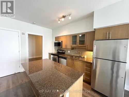 3901 - 2191 Yonge Street, Toronto, ON - Indoor Photo Showing Kitchen With Double Sink