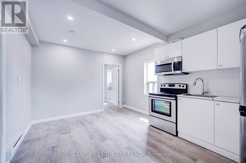 3Rd Flr - 850 Carlaw Avenue, Toronto, ON - Indoor Photo Showing Kitchen