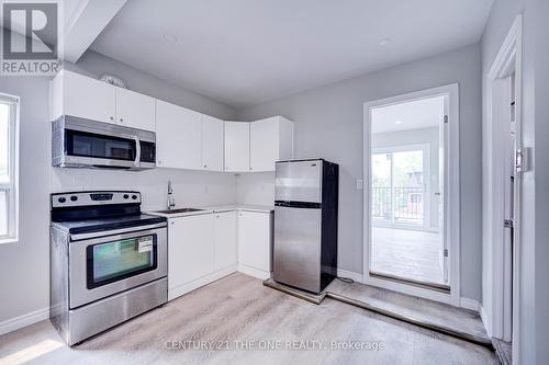 3Rd Flr - 850 Carlaw Avenue, Toronto, ON - Indoor Photo Showing Kitchen