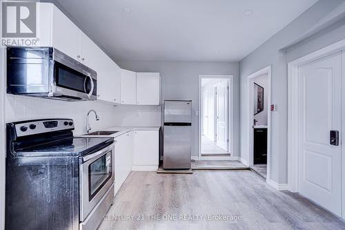 3Rd Flr - 850 Carlaw Avenue, Toronto, ON - Indoor Photo Showing Kitchen