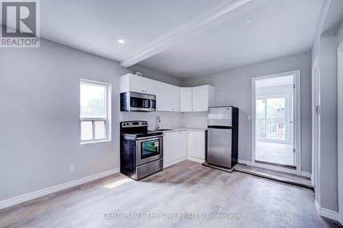 3Rd Flr - 850 Carlaw Avenue, Toronto, ON - Indoor Photo Showing Kitchen