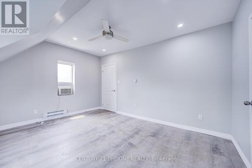 3Rd Flr - 850 Carlaw Avenue, Toronto, ON - Indoor Photo Showing Other Room