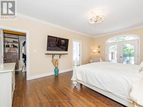 373 Creek View Road, Kawartha Lakes, ON - Indoor Photo Showing Bedroom