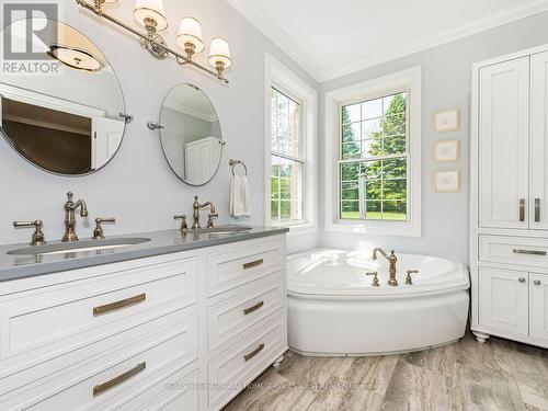 373 Creek View Road, Kawartha Lakes, ON - Indoor Photo Showing Bathroom