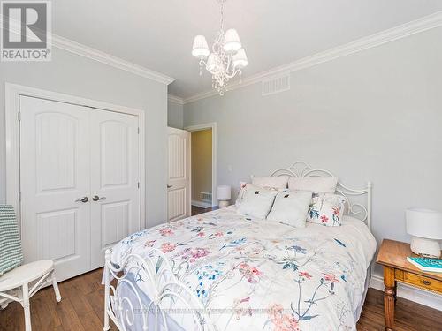 373 Creek View Road, Kawartha Lakes, ON - Indoor Photo Showing Bedroom