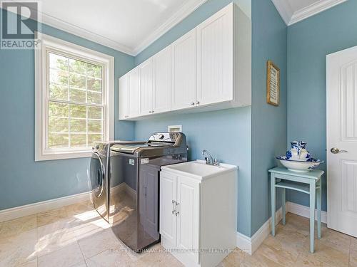 373 Creek View Road, Kawartha Lakes, ON - Indoor Photo Showing Laundry Room