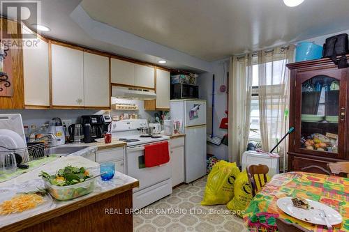 410 Queen Street S, Minto, ON - Indoor Photo Showing Kitchen