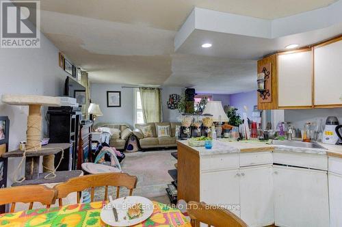 410 Queen Street S, Minto, ON - Indoor Photo Showing Kitchen