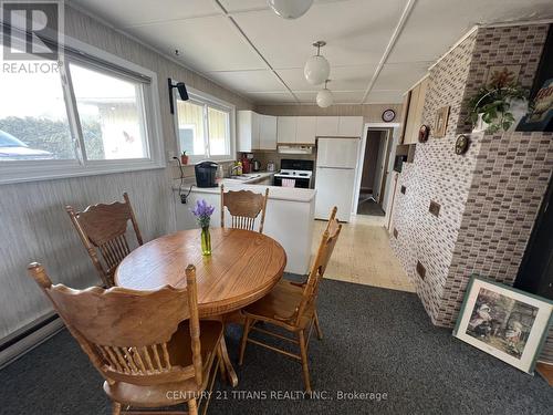 21 Glassford Road, Kawartha Lakes, ON - Indoor Photo Showing Dining Room