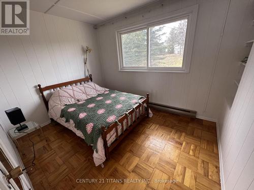 21 Glassford Road, Kawartha Lakes, ON - Indoor Photo Showing Bedroom