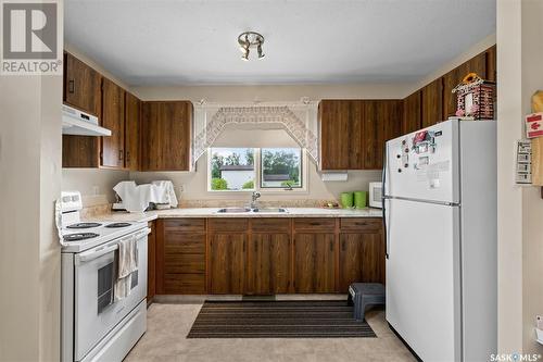 118 2Nd Street W, Shellbrook, SK - Indoor Photo Showing Kitchen With Double Sink