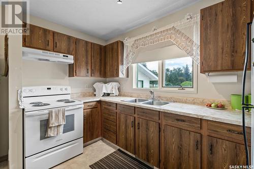 118 2Nd Street W, Shellbrook, SK - Indoor Photo Showing Kitchen With Double Sink