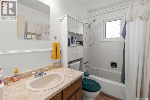 118 2Nd Street W, Shellbrook, SK - Indoor Photo Showing Bathroom