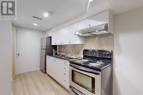 38 Wingrove Street, Markham, ON - Indoor Photo Showing Kitchen