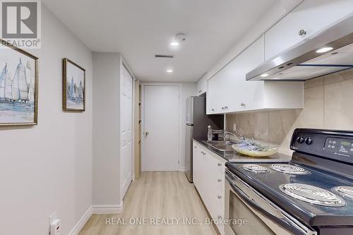 38 Wingrove Street, Markham, ON - Indoor Photo Showing Kitchen