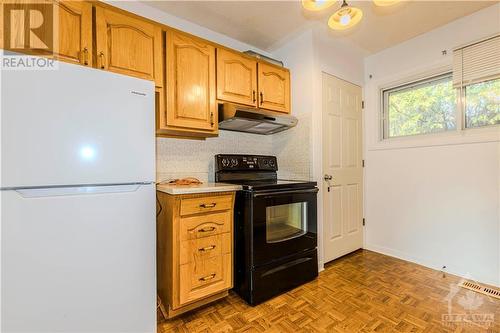 1 Attwood Crescent, Ottawa, ON - Indoor Photo Showing Kitchen