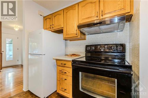 1 Attwood Crescent, Ottawa, ON - Indoor Photo Showing Kitchen