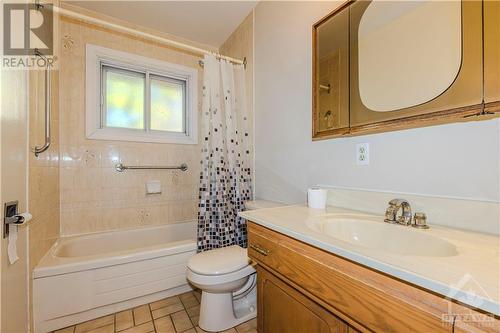 1 Attwood Crescent, Ottawa, ON - Indoor Photo Showing Bathroom