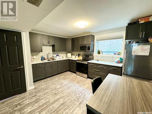 1041 110Th Street, North Battleford, SK - Indoor Photo Showing Kitchen