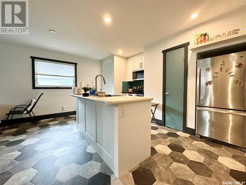 1041 110Th Street, North Battleford, SK - Indoor Photo Showing Kitchen