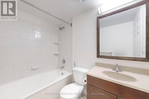 907 - 8 Lee Centre Drive, Toronto, ON - Indoor Photo Showing Bathroom