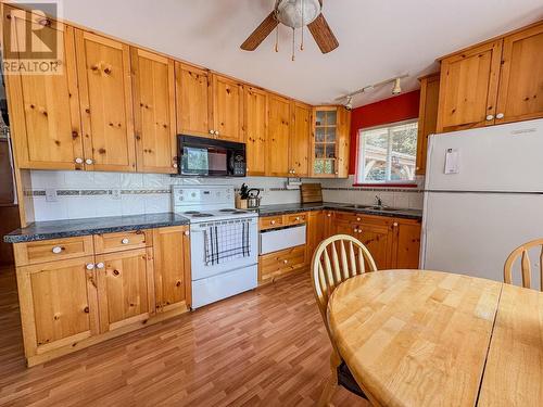 125 Missezula Lake Road, Princeton, BC - Indoor Photo Showing Kitchen