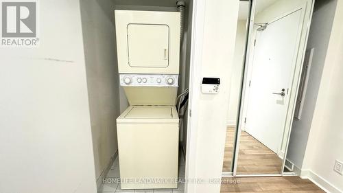 403 - 58 Orchard View Boulevard, Toronto, ON - Indoor Photo Showing Laundry Room