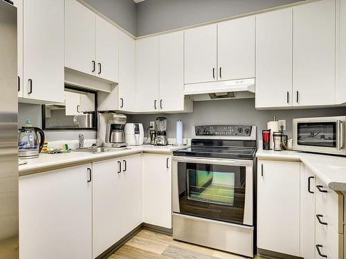 Kitchen - 204-305 Rue Laviolette, Saint-Jérôme, QC - Indoor Photo Showing Kitchen