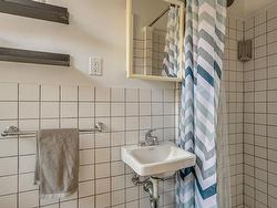 Ensuite bathroom - 