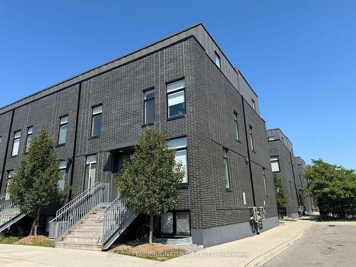 95A-1760 Simcoe St N, Oshawa, ON - Outdoor