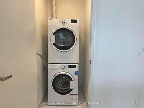 604-30 Gibbs Rd, Toronto, ON - Indoor Photo Showing Laundry Room