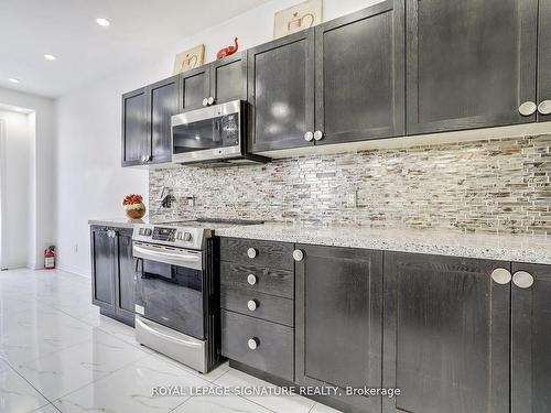 340 Col Phillips Dr, Shelburne, ON - Indoor Photo Showing Kitchen